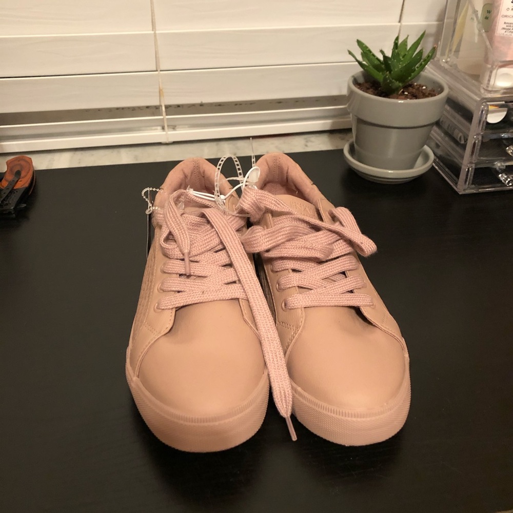NWT Nautica Shoes